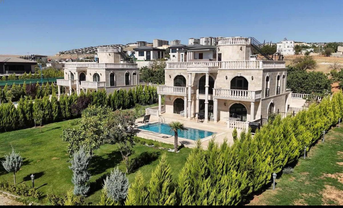 Satılmış Havuzlu Villa